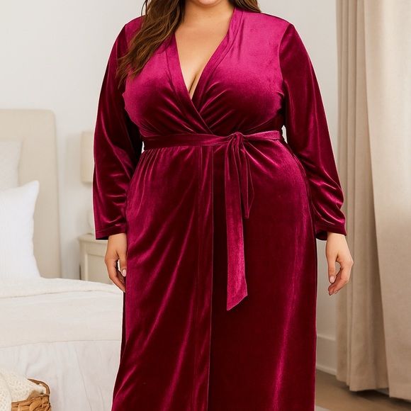 ELOQUII NWT Robe Long Velvet Merlot Lounge Sleep Sz 18 - Picture 1 of 8